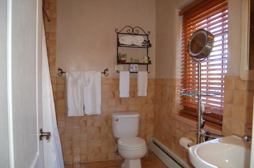 拉方达陶斯酒店的一间浴室