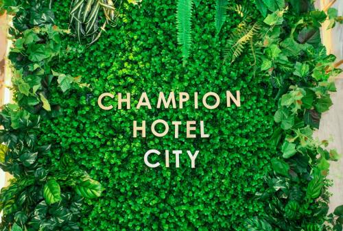 Champion Hotel City的证书、奖牌、标识或其他文件