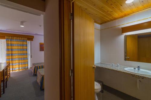 Hotel Teresinha的一间浴室