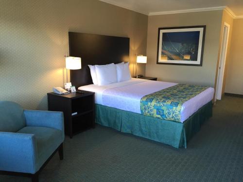 旧金山机场丽晶旅馆客房内的一张或多张床位