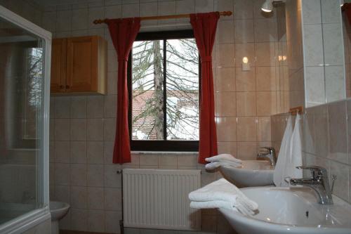 Apartments Lovšin的一间浴室