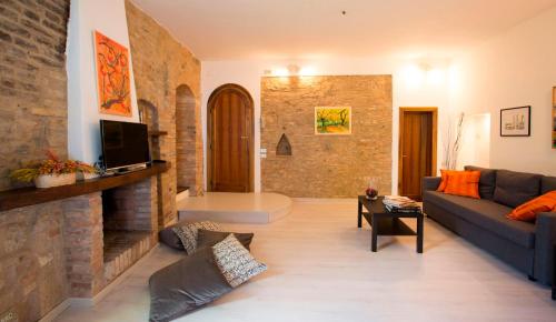 San Gimignano Apartment的休息区