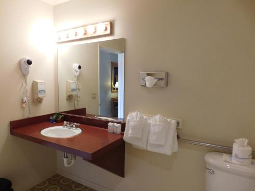 亚太花园旅馆的一间浴室