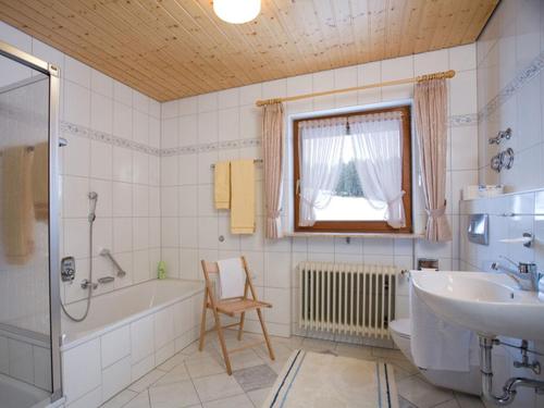 Lorenzenhäusle的一间浴室