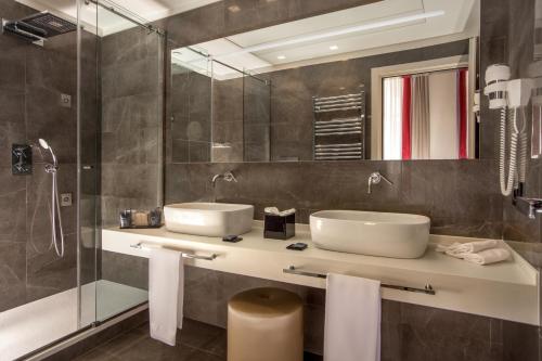 焦贝尔蒂艺术酒店的一间浴室