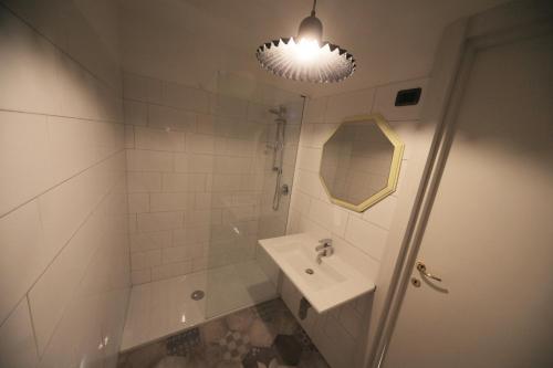 多巴旅馆 的一间浴室
