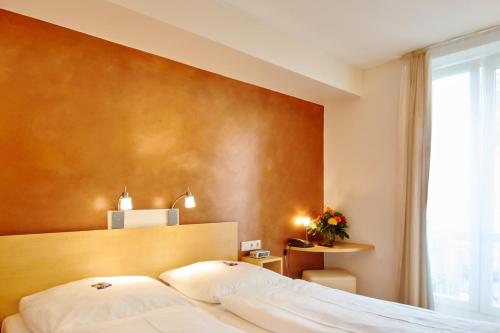 Town Hotel Wiesbaden - kleines Privathotel mit Self-Check-In in Bestlage picture 1