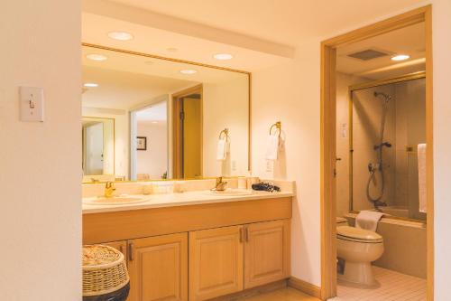 阿鲁彭海滩塔酒店的一间浴室