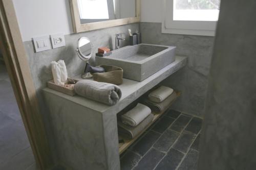 Amani Home - Moja Private Beach Suite的一间浴室