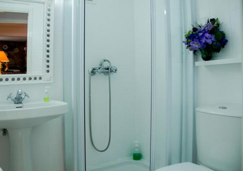 卡萨德阿萨特酒店的一间浴室