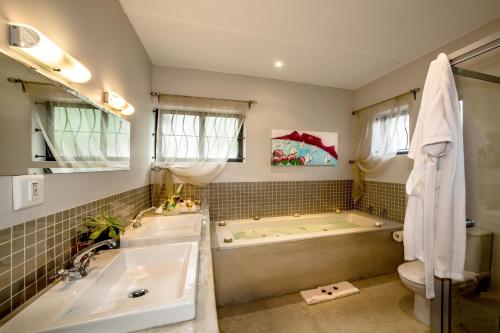 Mariner Guesthouse & Villa的一间浴室