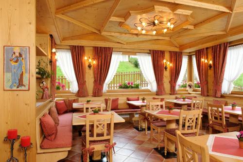 加尼拉索尔达内拉酒店餐厅或其他用餐的地方
