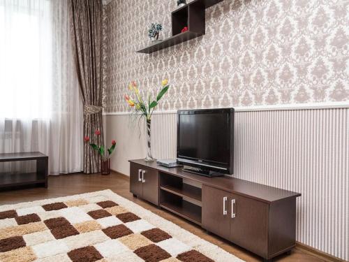 Apartments on Lermontova的电视和/或娱乐中心