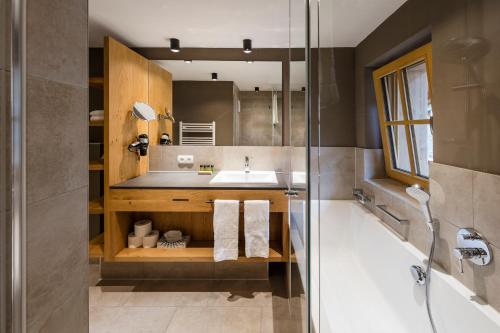 Alpbach Lodge Chalet Superior的一间浴室