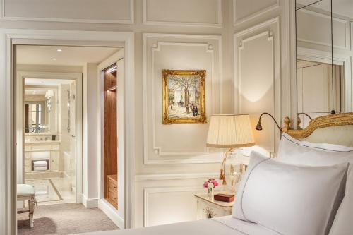 Hotel Splendide Royal Paris - Relais & Châteaux的一间浴室
