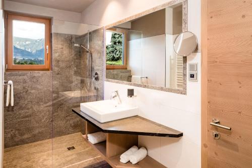 Nutzhof - Mediterran Flair Hotel的一间浴室