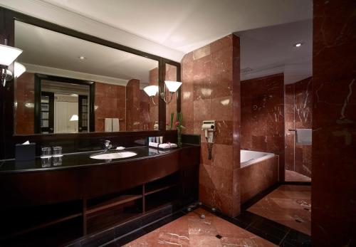 双威太子大酒店的一间浴室