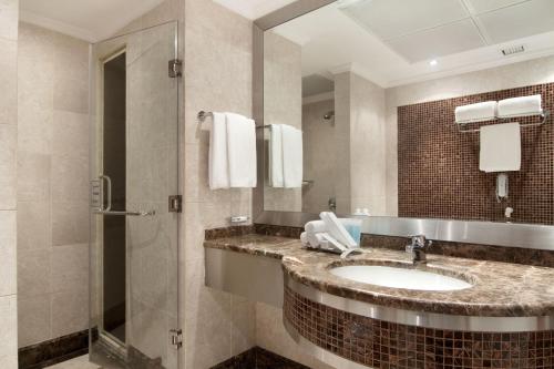 Makkah Hotel的一间浴室
