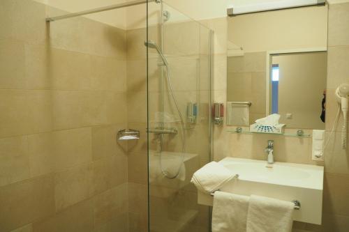 Mattone Aparthotel的一间浴室