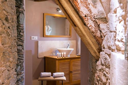 伊皮奈城堡酒店的一间浴室