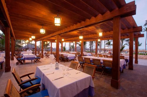 雄伟的优雅蓬塔卡纳 - 全包式度假村餐厅或其他用餐的地方