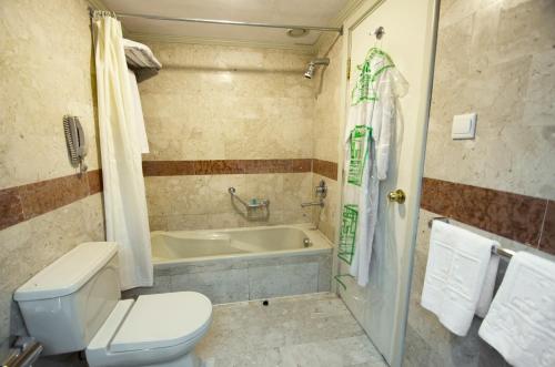 胡富夫酒店 的一间浴室