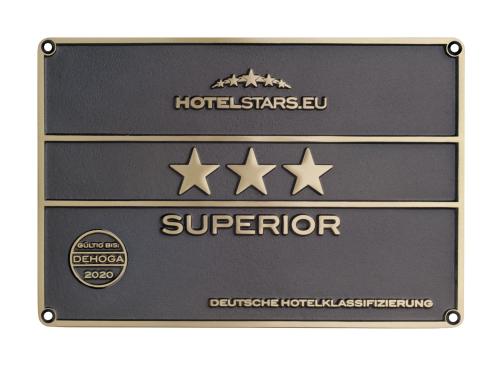 杜塞尔多夫Hotel Cascade Superior的金牌,有四星,有超级明星