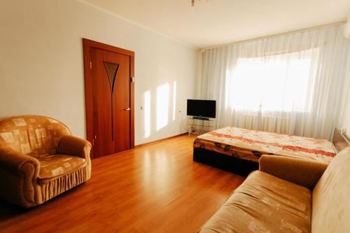 1-room Apartment in city Centre on Maksima Gorkogo street 83的休息区