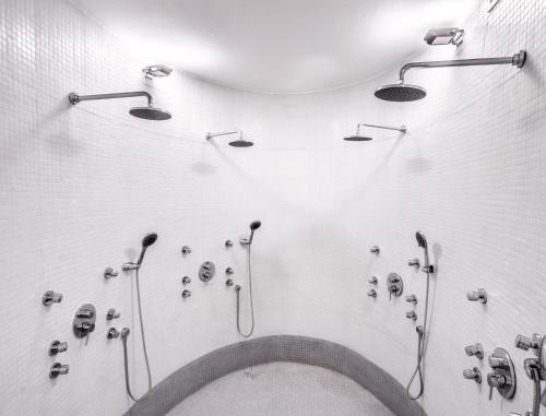 Dazzler by Wyndham Colonia的一间浴室