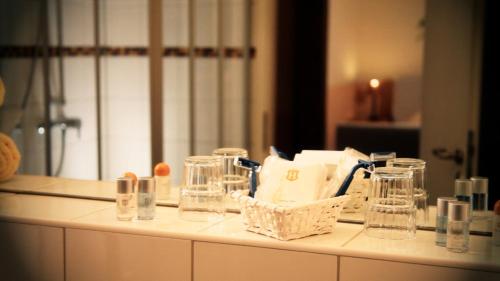 汉诺威加斯特豪斯威尔酒店的玻璃柜和篮子