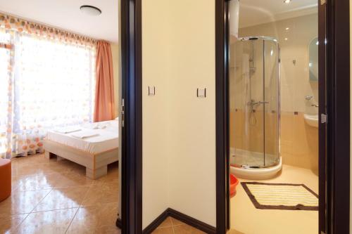 Mars Apartments in Complex Shipka的一间浴室