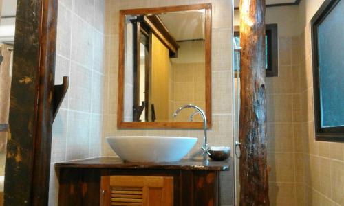 考艾Treasure Inn Khaoyai的一间浴室