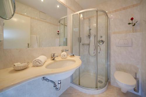 格尔兰纳霍夫酒店的一间浴室