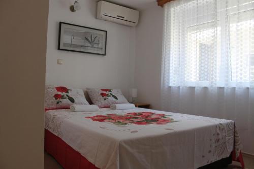 Hostel Lena-Mostar客房内的一张或多张床位