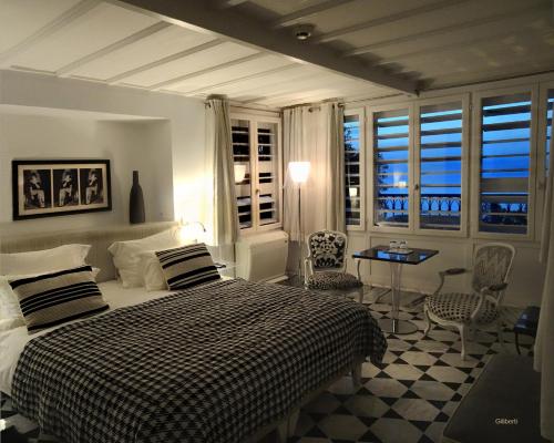La Villa Bleue-Sidi Bou Said客房内的一张或多张床位