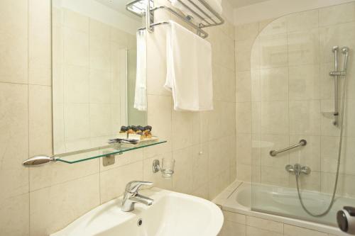 莱托德尔福酒店的一间浴室