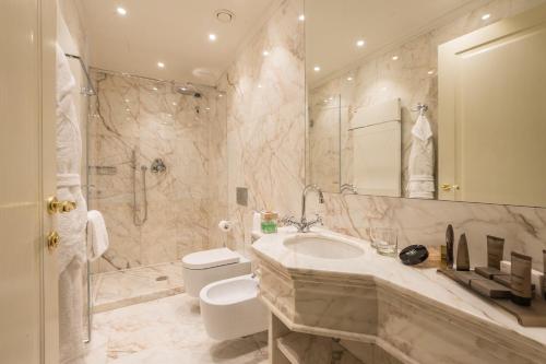 威尼斯爱帕特里兹公寓的一间浴室