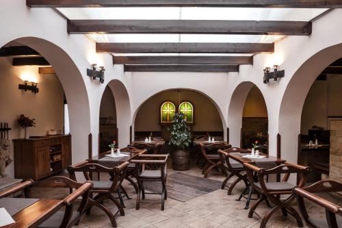 摩拉瓦特热博瓦神剑旅馆及餐厅的相册照片