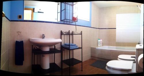 卡萨埃尔阿尔吉贝别墅的一间浴室