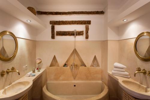 耶南埃尔卡迪摩洛哥传统庭院住宅的一间浴室