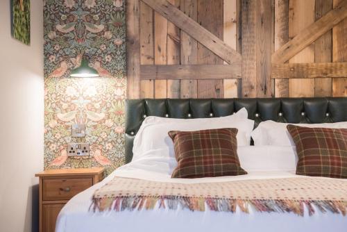 Helen Browning's Royal Oak客房内的一张或多张床位