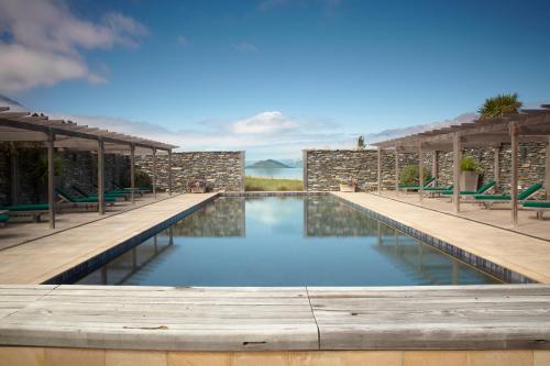 布兰凯特湾酒店内部或周边的泳池