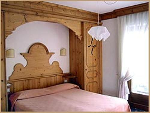 图尔林酒店客房内的一张或多张床位