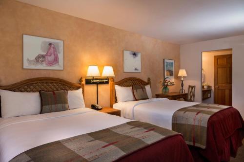 圣达菲酒店客房内的一张或多张床位