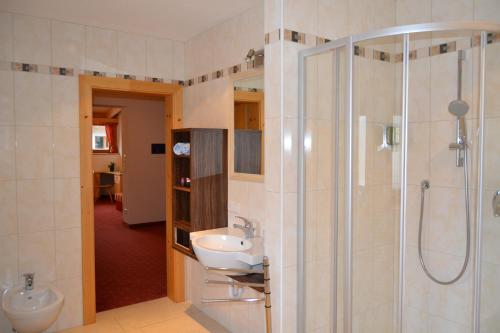 豪斯乐霍夫酒店的一间浴室