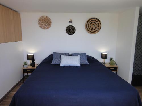 Home Cassis - Maison Mediterranée - Piscine chauffée客房内的一张或多张床位