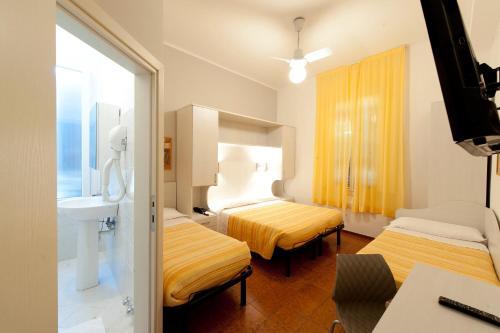 加德尼亚酒店客房内的一张或多张床位