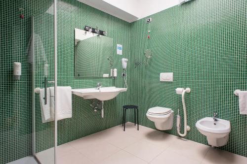 拉特拉蒙塔纳酒店的一间浴室