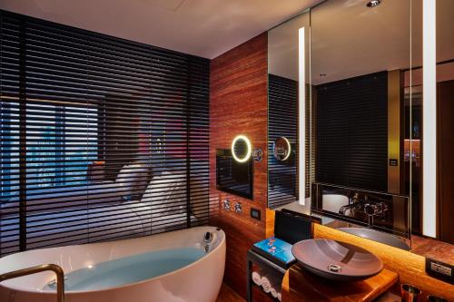 水京栈国际酒店 的一间浴室