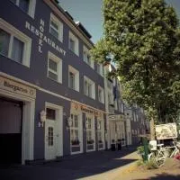 艾梅里希斯达德特酒店，位于埃默里希的酒店